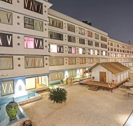 Royal Palms Hotel Bombay Eksteriør billede