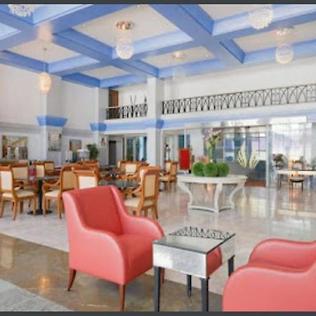 Royal Palms Hotel Bombay Eksteriør billede