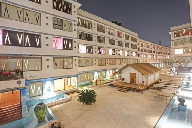 Royal Palms Hotel Bombay Eksteriør billede