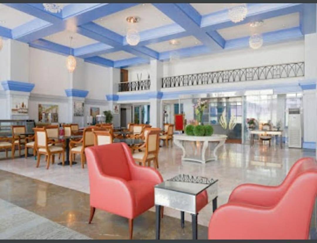 Royal Palms Hotel Bombay Eksteriør billede